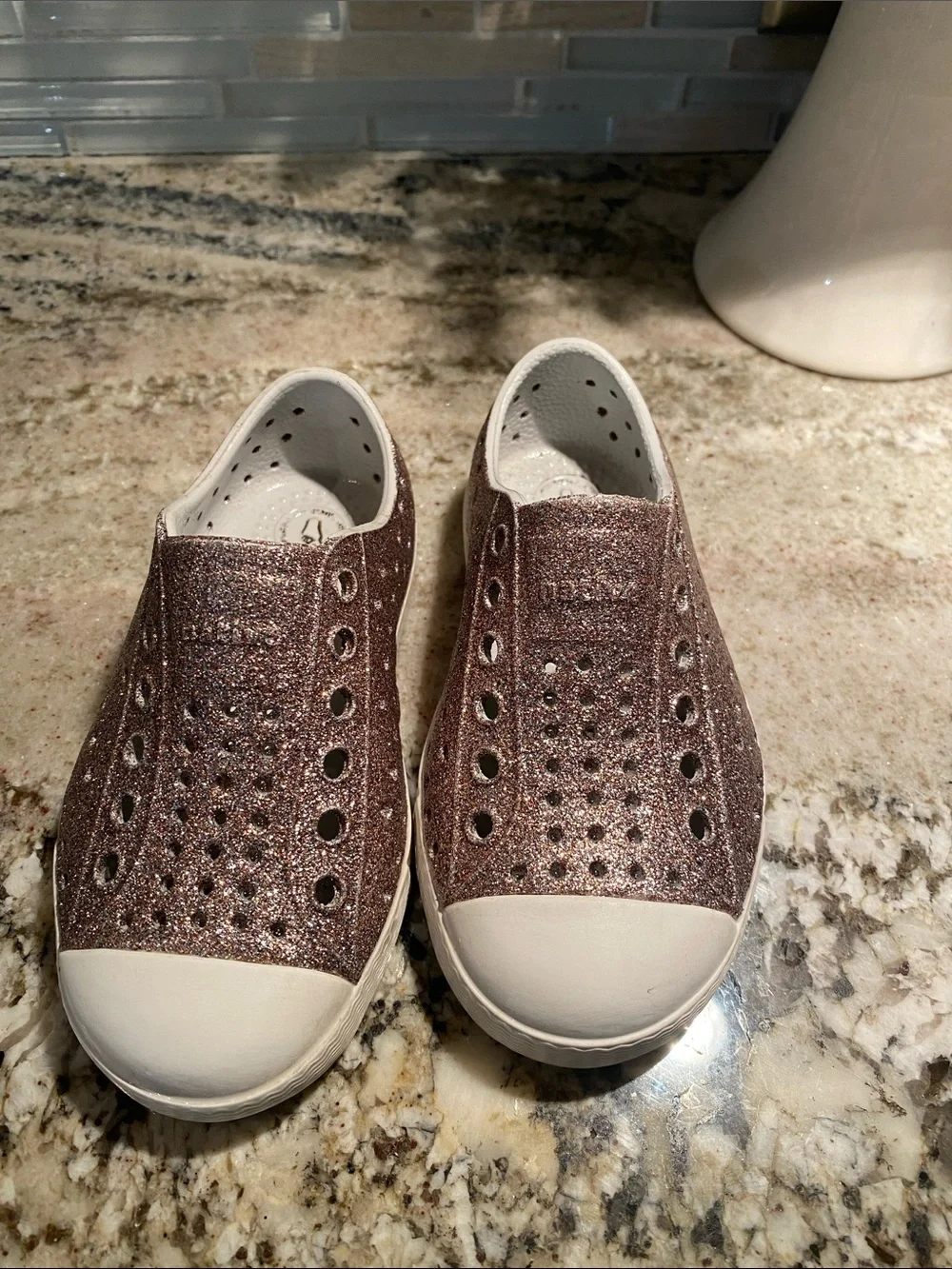 Native Shoes slip kids